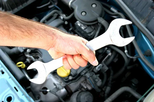 Técnico em atendimento, apoiado pelo Módulo de Assistência Técnica do ERP